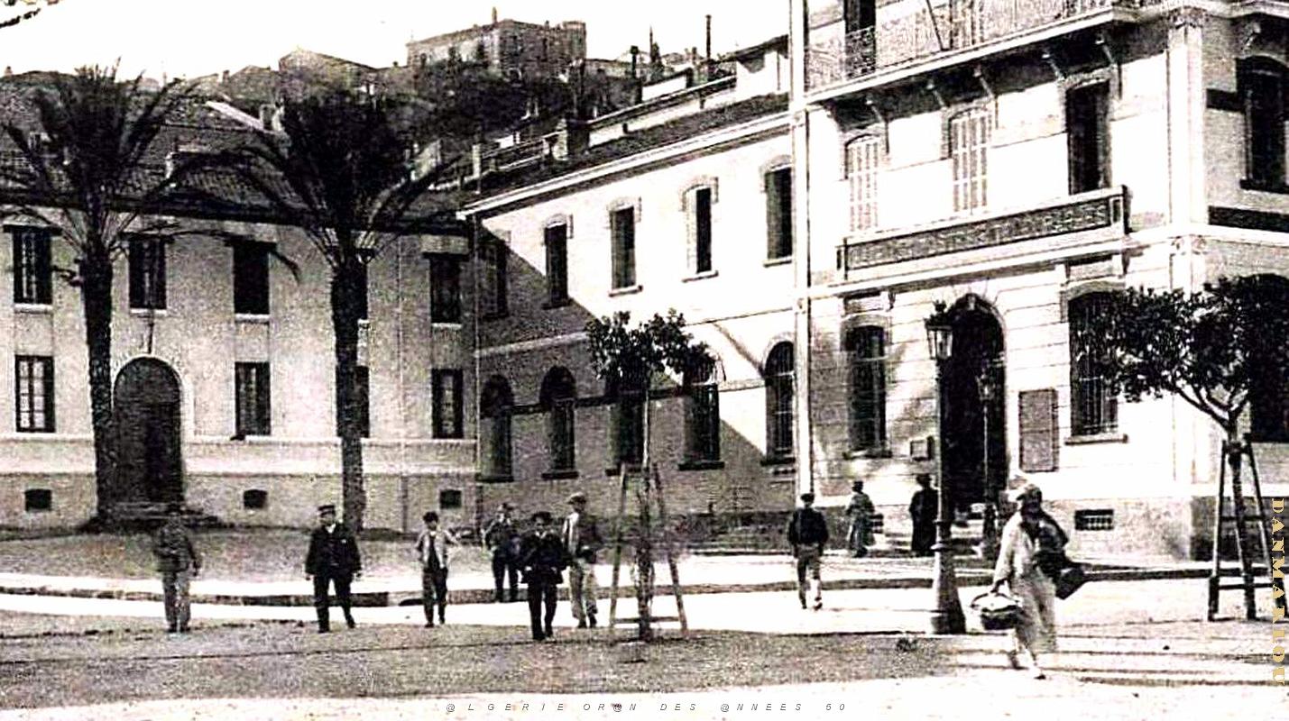 2618- Philippeville - Poste et Nouvelle Douane2 - 1916.jpg